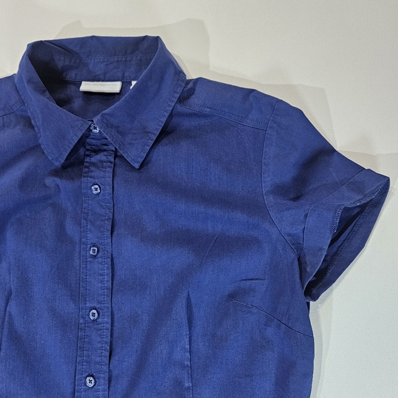 New York & Company Shirt Womens Medium Blue Short Sleeve Button Down Stretch Top - Picture 2 of 5